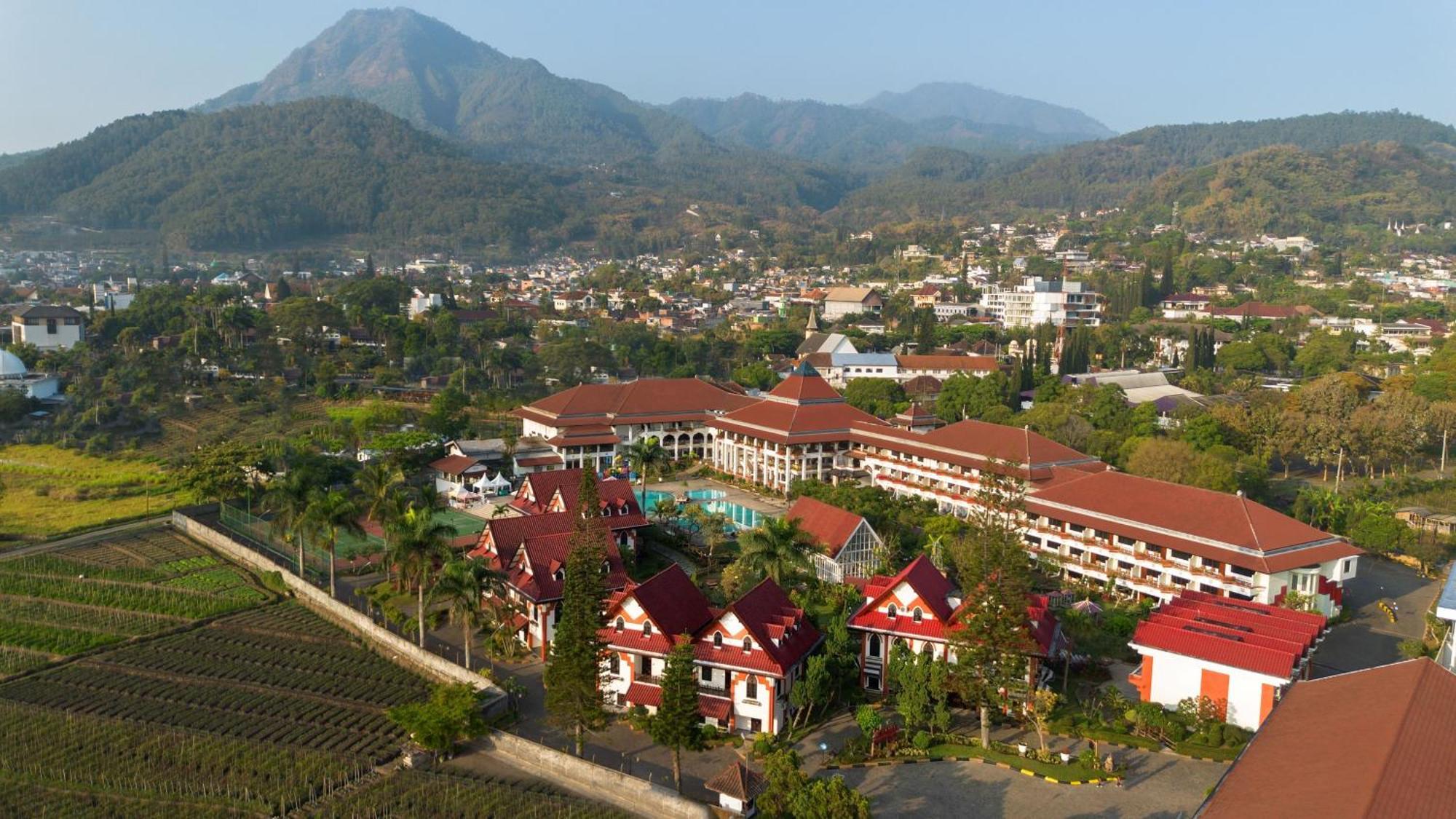 באטו Royal Hotel And Villa Batu מראה חיצוני תמונה