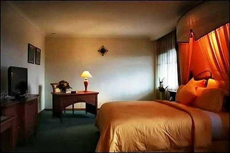 באטו Royal Hotel And Villa Batu מראה חיצוני תמונה