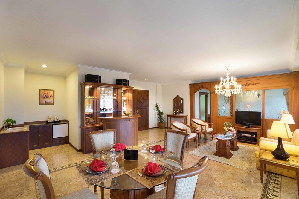 באטו Royal Hotel And Villa Batu מראה חיצוני תמונה